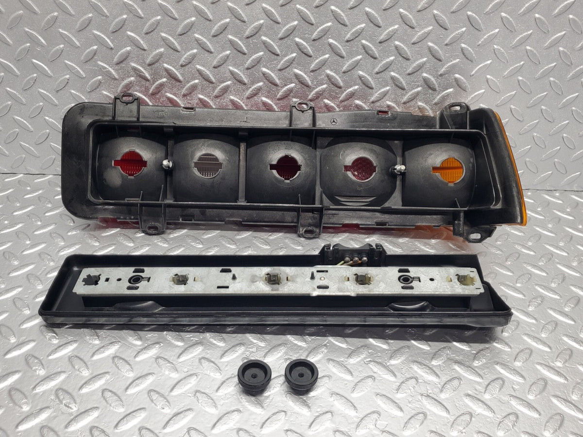 48689 Mercedes-Benz W123 Tail Light Left Side Hella 0053240R38