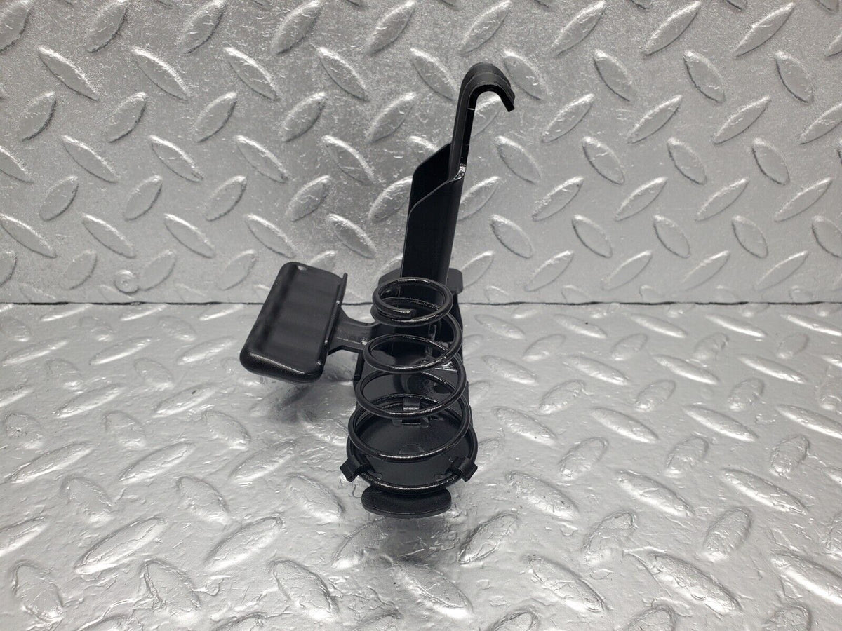 47731 Mercedes-Benz R230 350SL Coupe Bonnet Lock Catch A2308800164