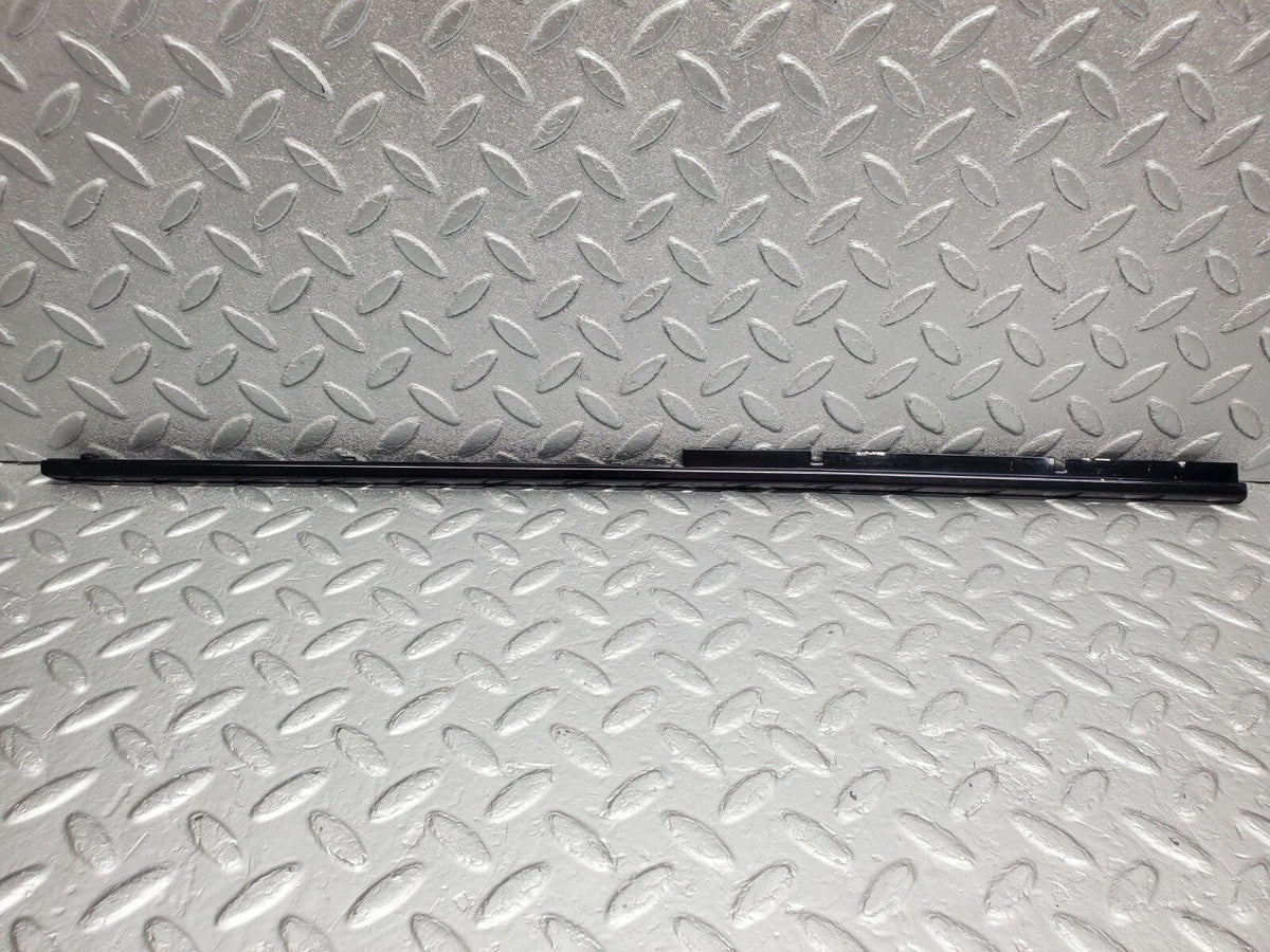 49069 Mercedes-Benz A124 320E Cabriolet Rear Right Card Panel Rail
