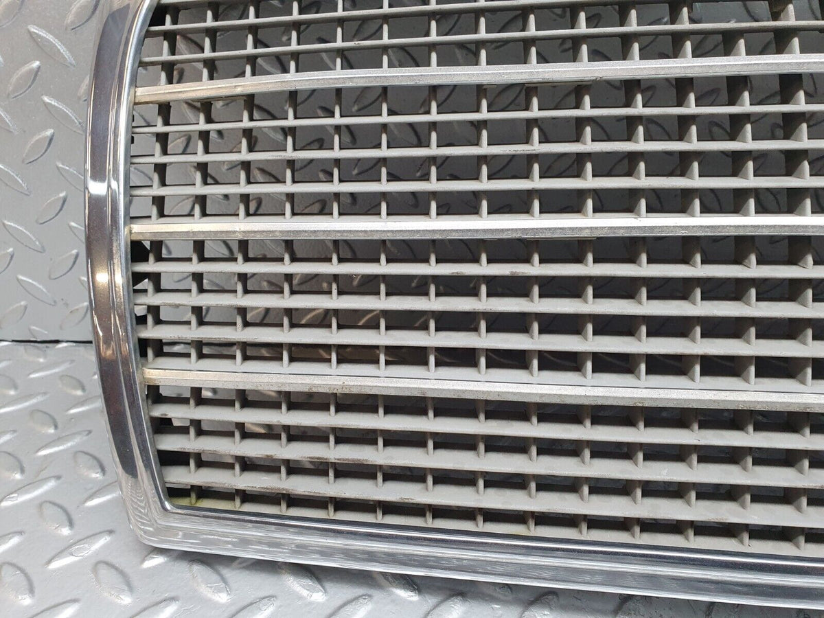 41221 Mercedes-Benz W126 300SE Bonnet Grill Chrome A1268880423