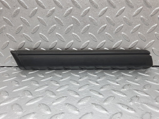 41426 Mercedes-Benz W124 200E Front Left Fender Wing Centre Moulding Trim