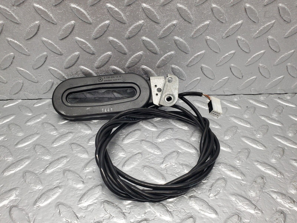 48060 Mercedes-Benz R230 350SL Coupe Keyless Go Antenna Right A2308201375