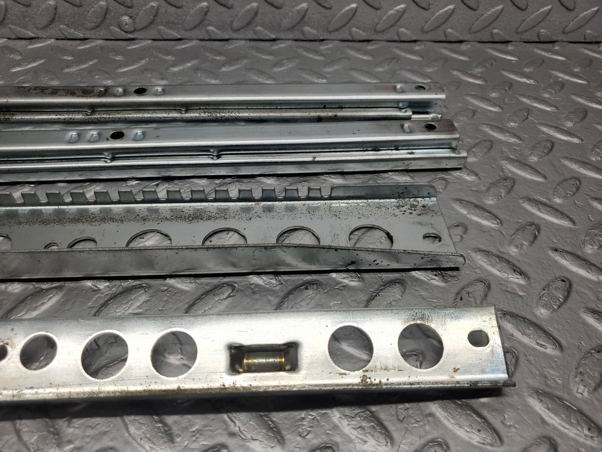 50227 Mercedes-Benz W123 Front Right Seat Rail Pair