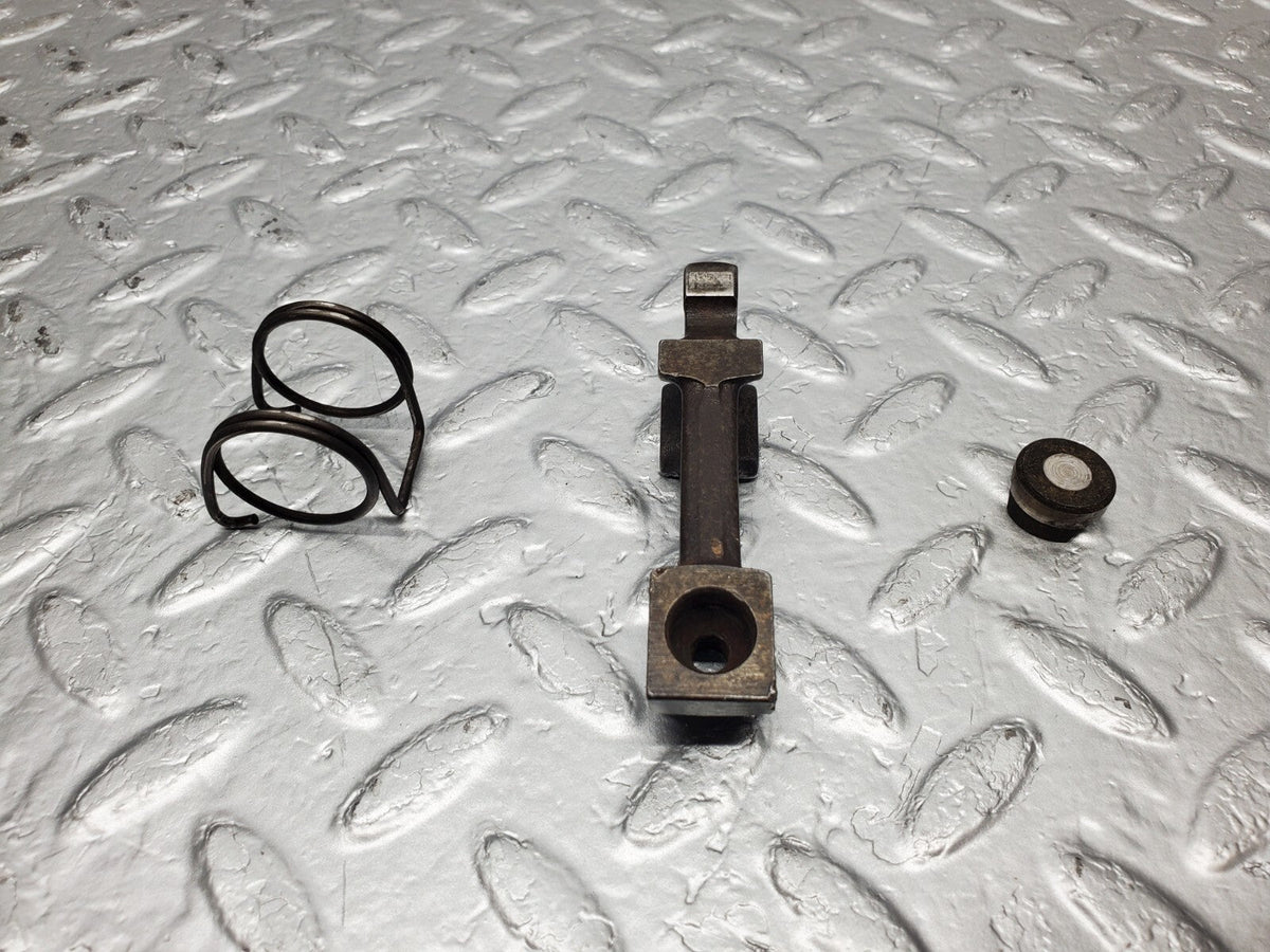 48877 Mercedes-Benz W108 Valve Rocker Arm With Retaining Spring & Tappet