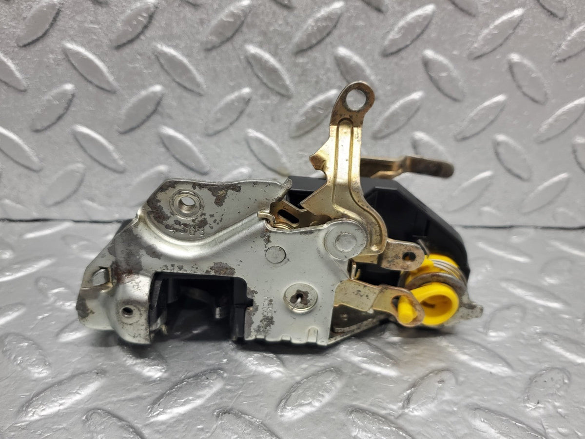 49080 Mercedes-Benz A124 320E Cabriolet Right Door Lock Mechanism