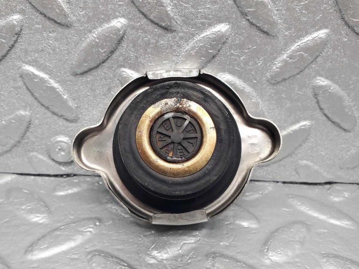 48917 Mercedes-Benz A124 320E Cabriolet Radiator Cap