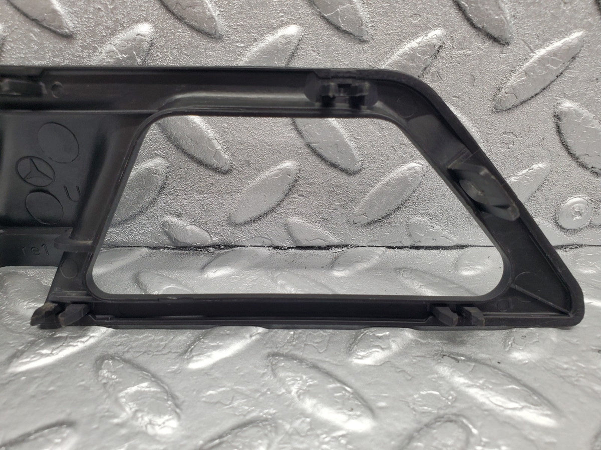 49188 Mercedes-Benz A124 320E Cabriolet Door Opener Frame Right
