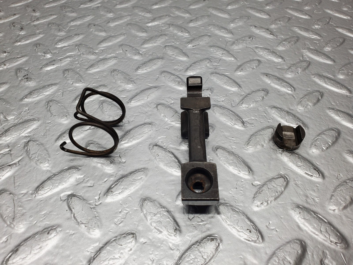 48878 Mercedes-Benz W108 Valve Rocker Arm With Retaining Spring & Tappet