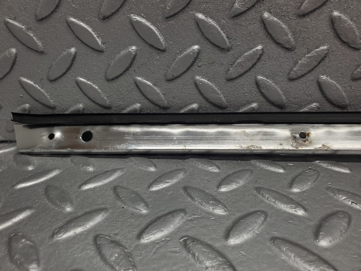 50169 Mercedes-Benz R107 SL Hardtop Chrome Trim Right