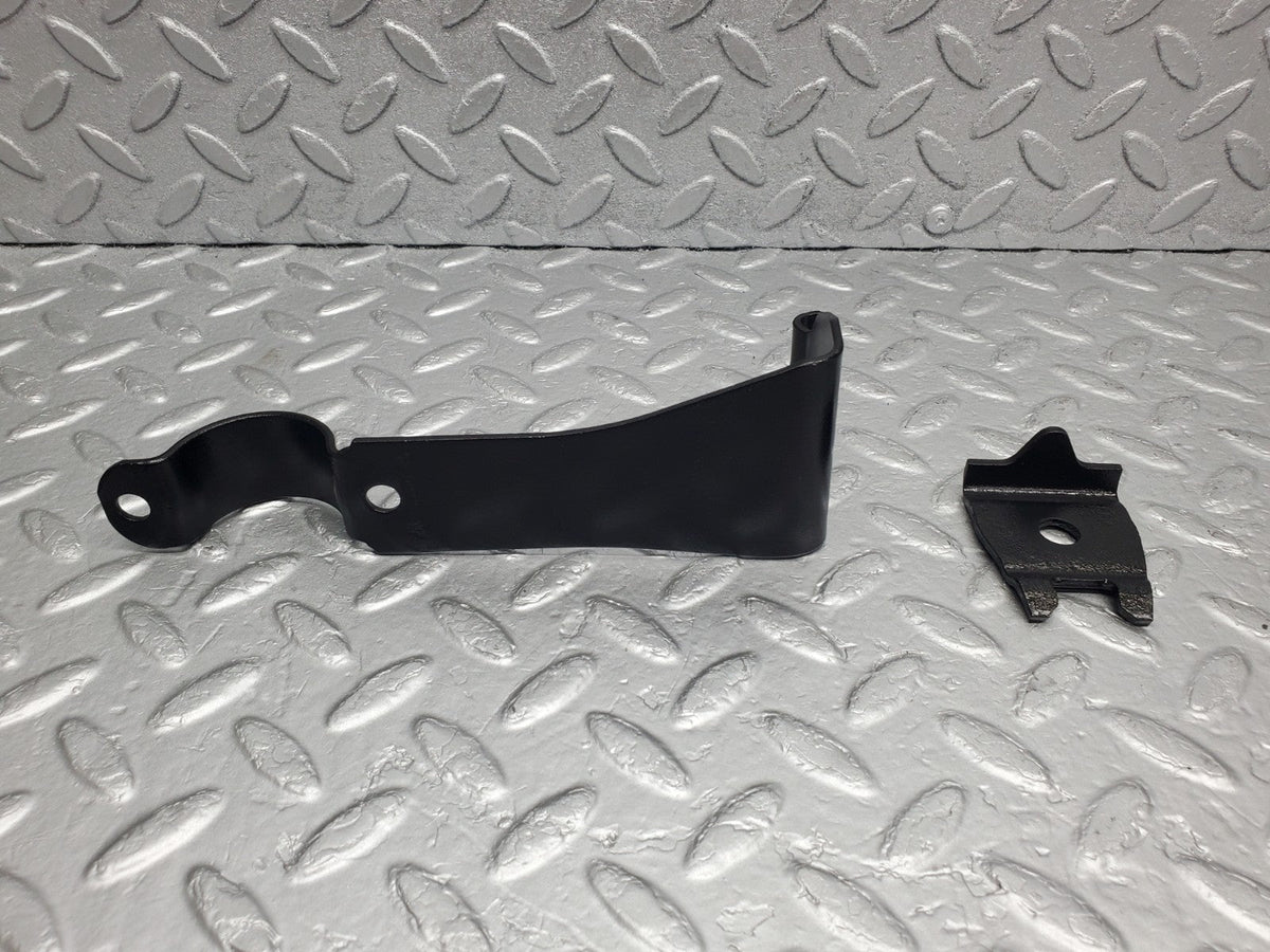 49363 Mercedes-Benz A124 320E Cabriolet Anti Roll Bar Holder Bracket Front Right