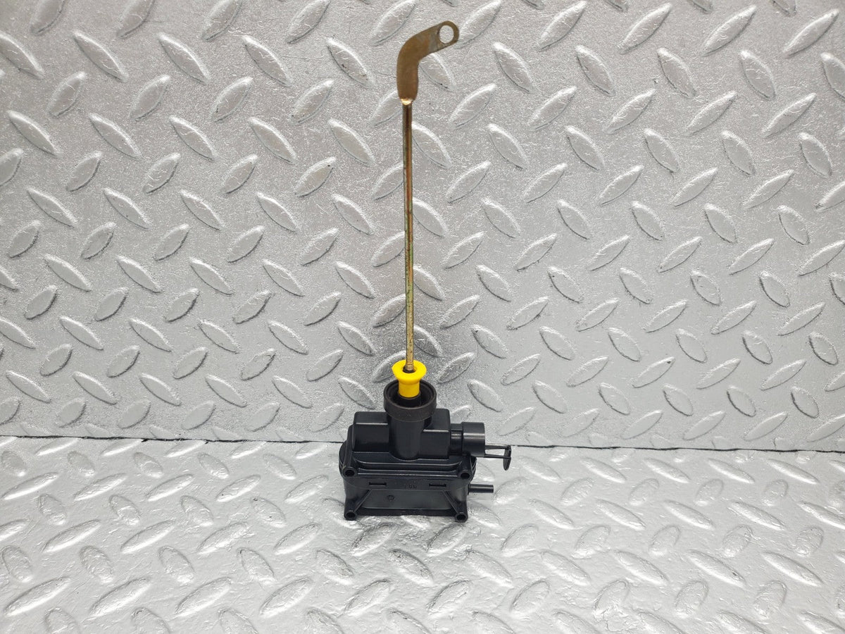 49568 Mercedes-Benz W220 Trunk Lock Vacuum Actuator