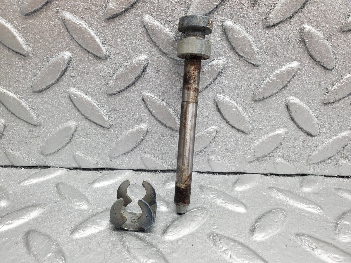 49328 Mercedes-Benz A124 320E Cabriolet Trunk Hinge Pin