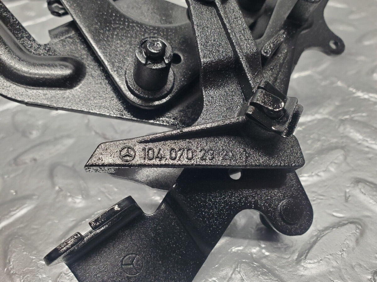 46187 Mercedes-Benz W124 280E Throttle Linkage A1040702321