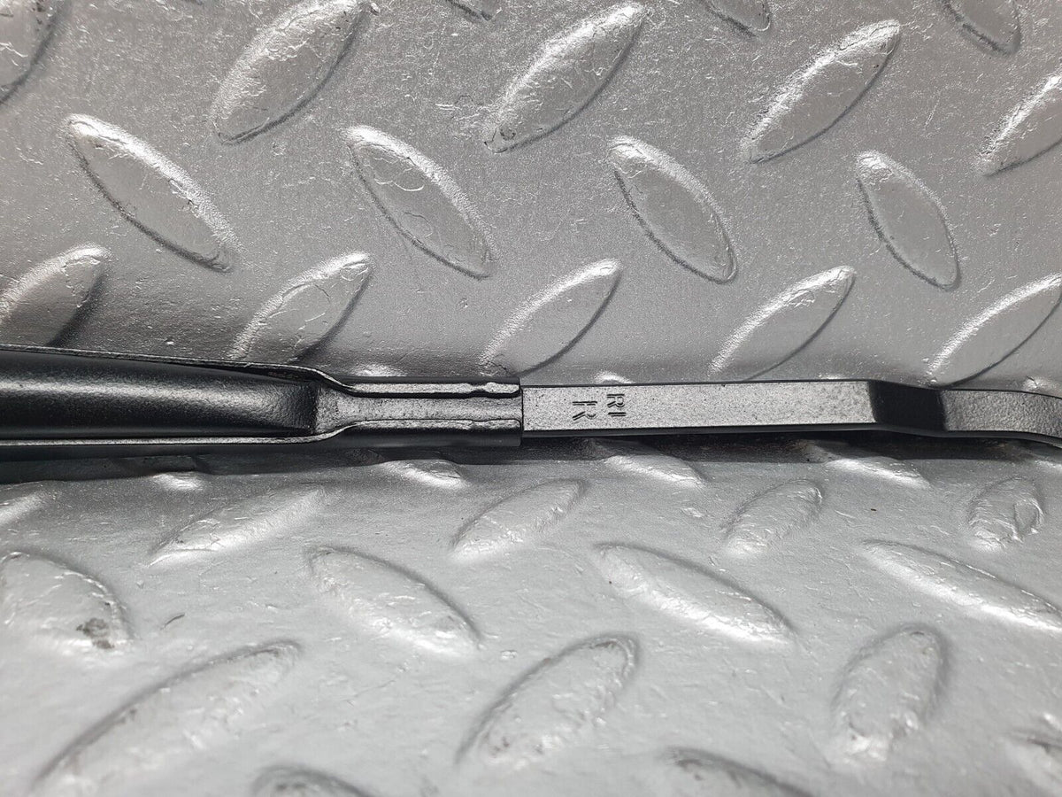 40730 Mercedes-Benz W123 300D Wiper Arm Bosch Right Side 3399990553