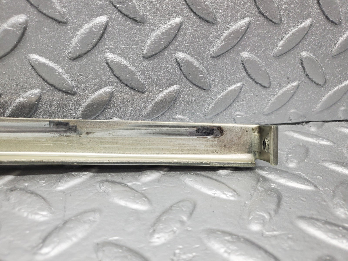 49196 Mercedes-Benz A124 320E Cabriolet Front Right Window Channel