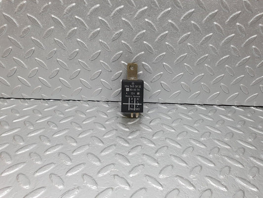41637 Mercedes-Benz W124 200E Instrument Cluster Light Relay A0045450832