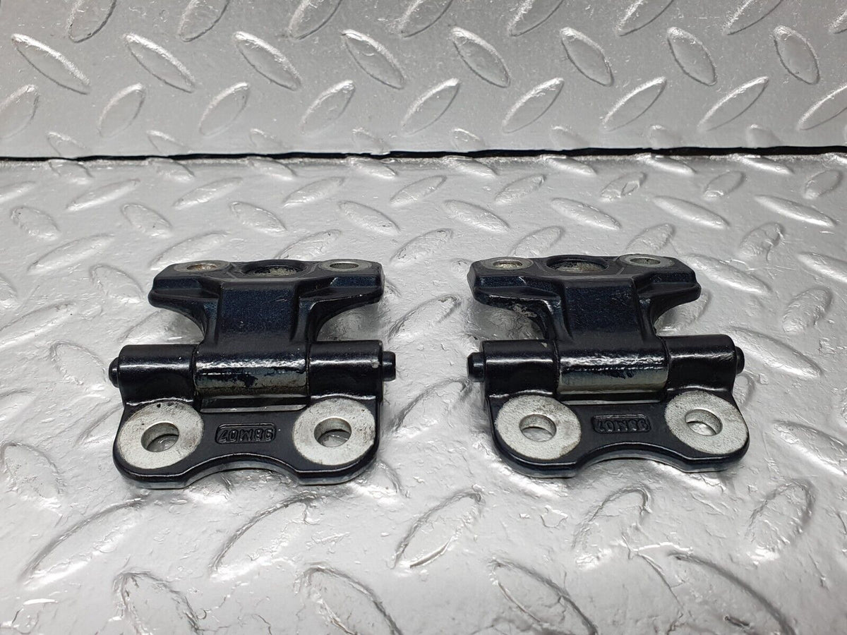 41868 Mercedes-Benz W202 C200 Front Door Hinge Right