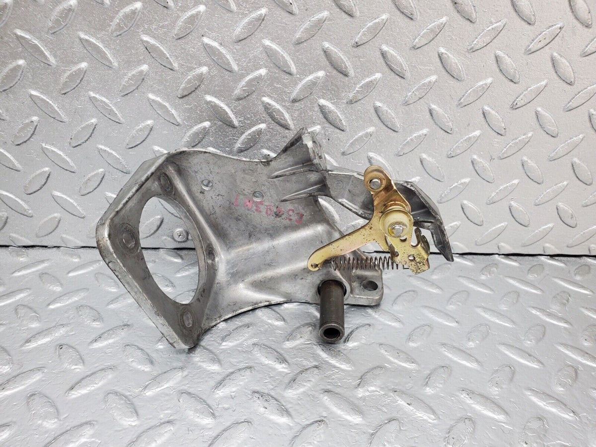 44593 Mercedes-Benz W124 220E Brake Pedal Bracket A1242900919