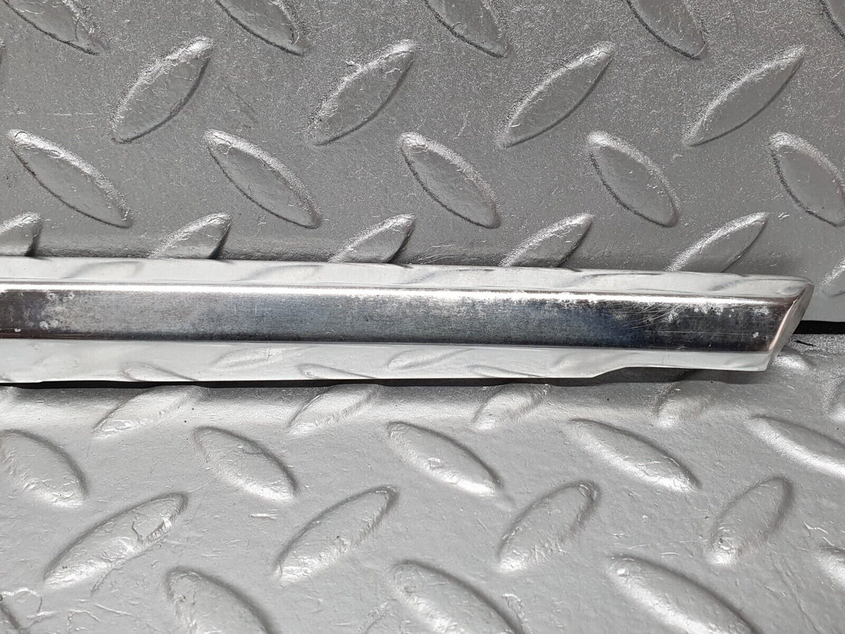 41190 Mercedes-Benz W126 300SE Front Left Door Chrome Moulding Trim