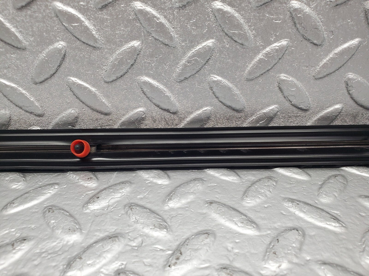 48695 Mercedes-Benz W123 Rear Right Centre Door Moulding Trim