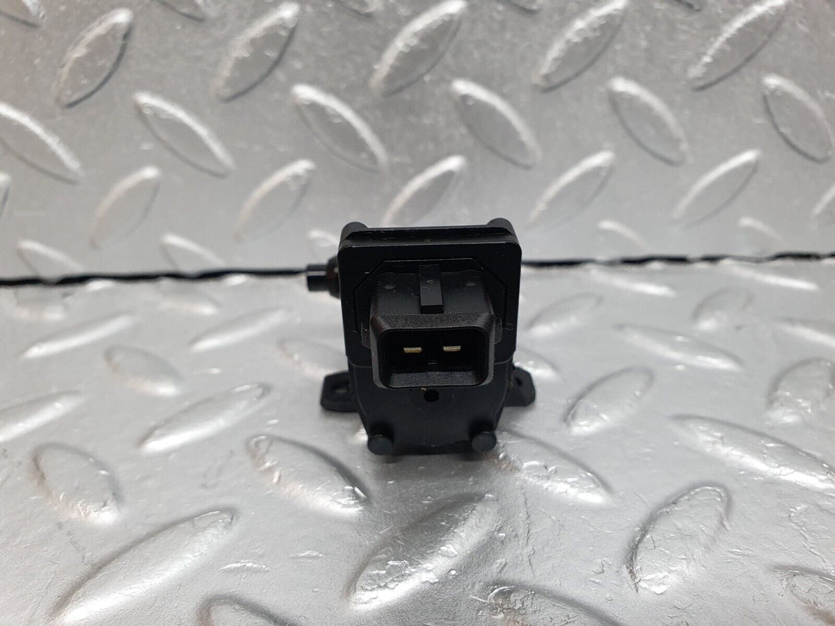 41923 Mercedes-Benz W202 C200 Heater Control Vacuum Valve A2028000178