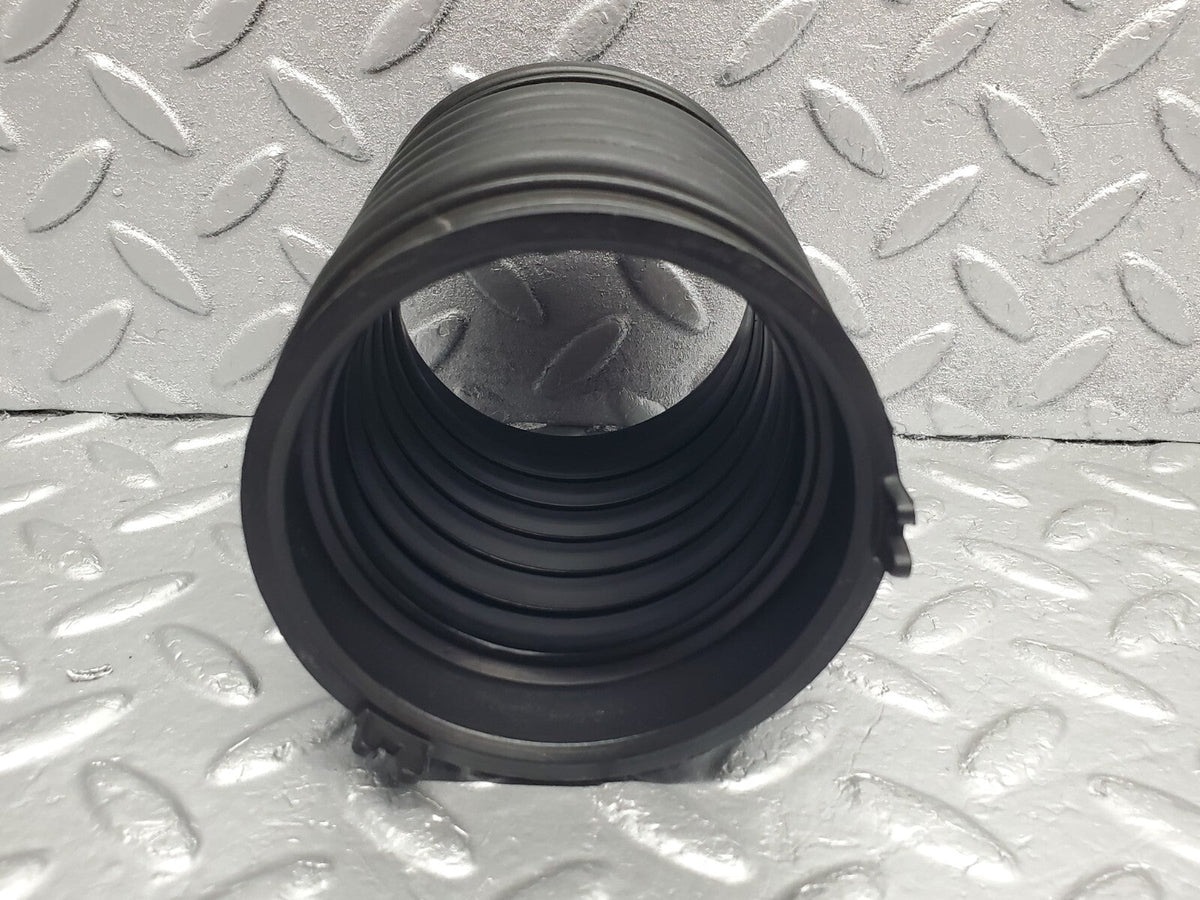 48960 Mercedes-Benz A124 320E Cabriolet Air Intake Hose A1040940191