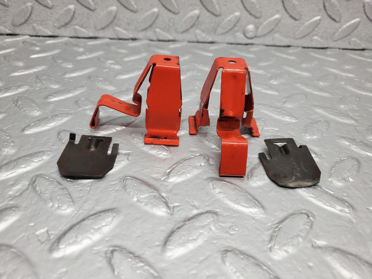 49251 Mercedes-Benz A124 320E Cabriolet Rear Seat Holder 2x