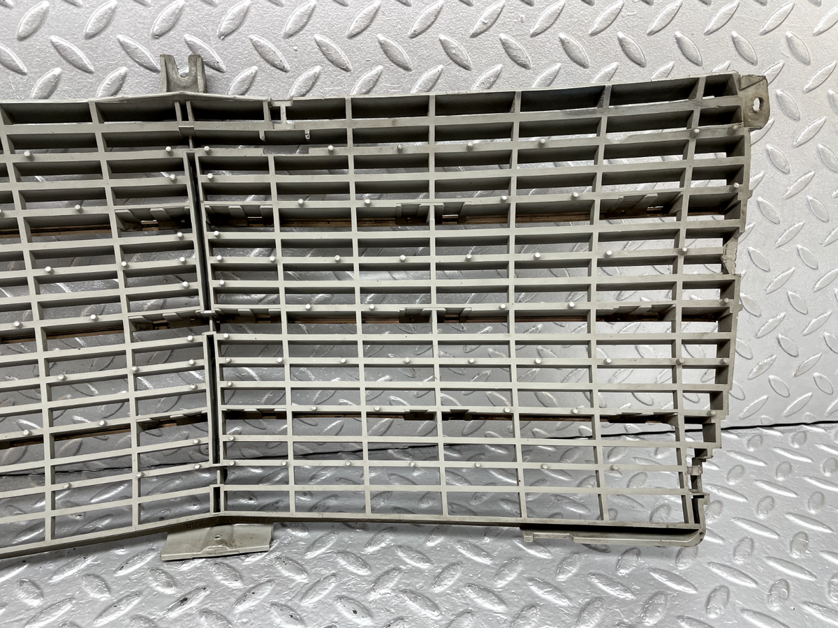 44249 Mercedes-Benz W123 280E Bonnet Grill A1238880923