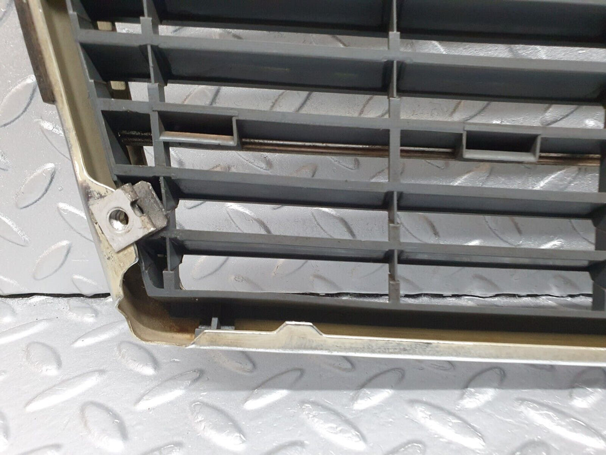 41801 Mercedes-Benz W202 C200 Bonnet Grill Chrome A2028880323