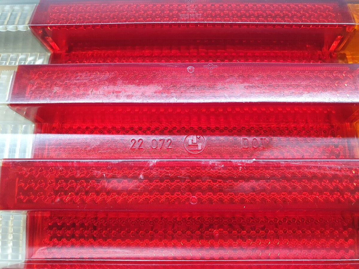 43621 Mercedes-Benz C126 380SEC Coupe Tail Light Right Side A1268201064