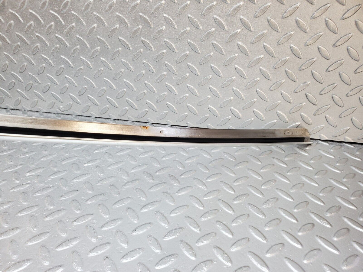 45995 Mercedes-Benz W126 420SE Roof Chrome Trim Right Side