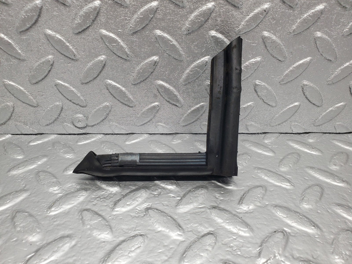 48221 Mercedes-Benz C107 R107 Front Right Rubber Window Guide A1077250225