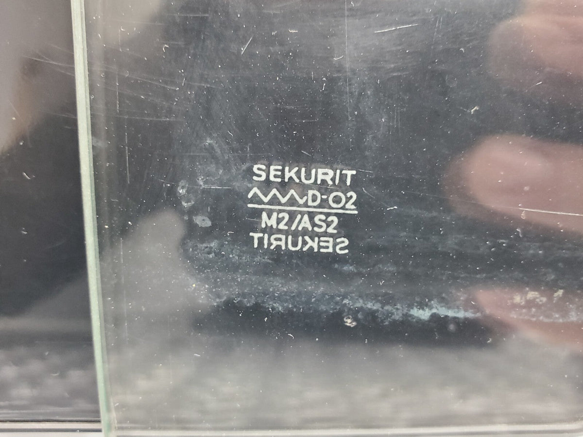 48553 Mercedes-Benz W108 Front Left Door Window Glass