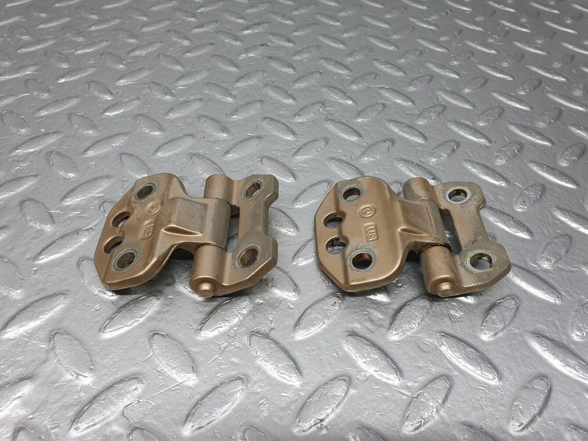 41531 Mercedes-Benz W124 200E Door Hinge Left Side