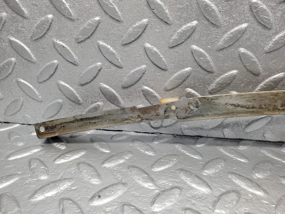 47464 Mercedes-Benz C126 500SEC Coupe Front Left Door Window Channel