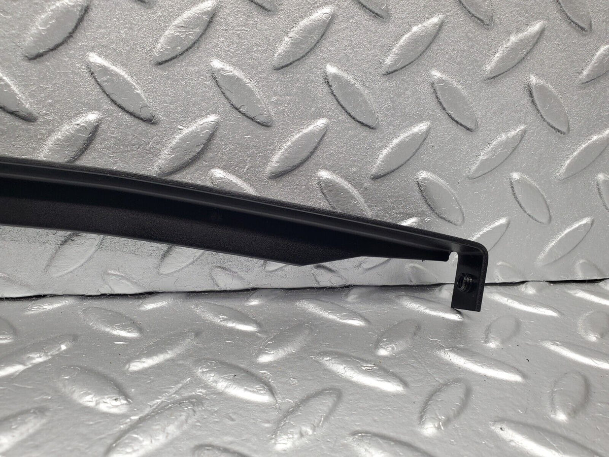 47507 Mercedes-Benz C126 500SEC Coupe Front Right Window Channel