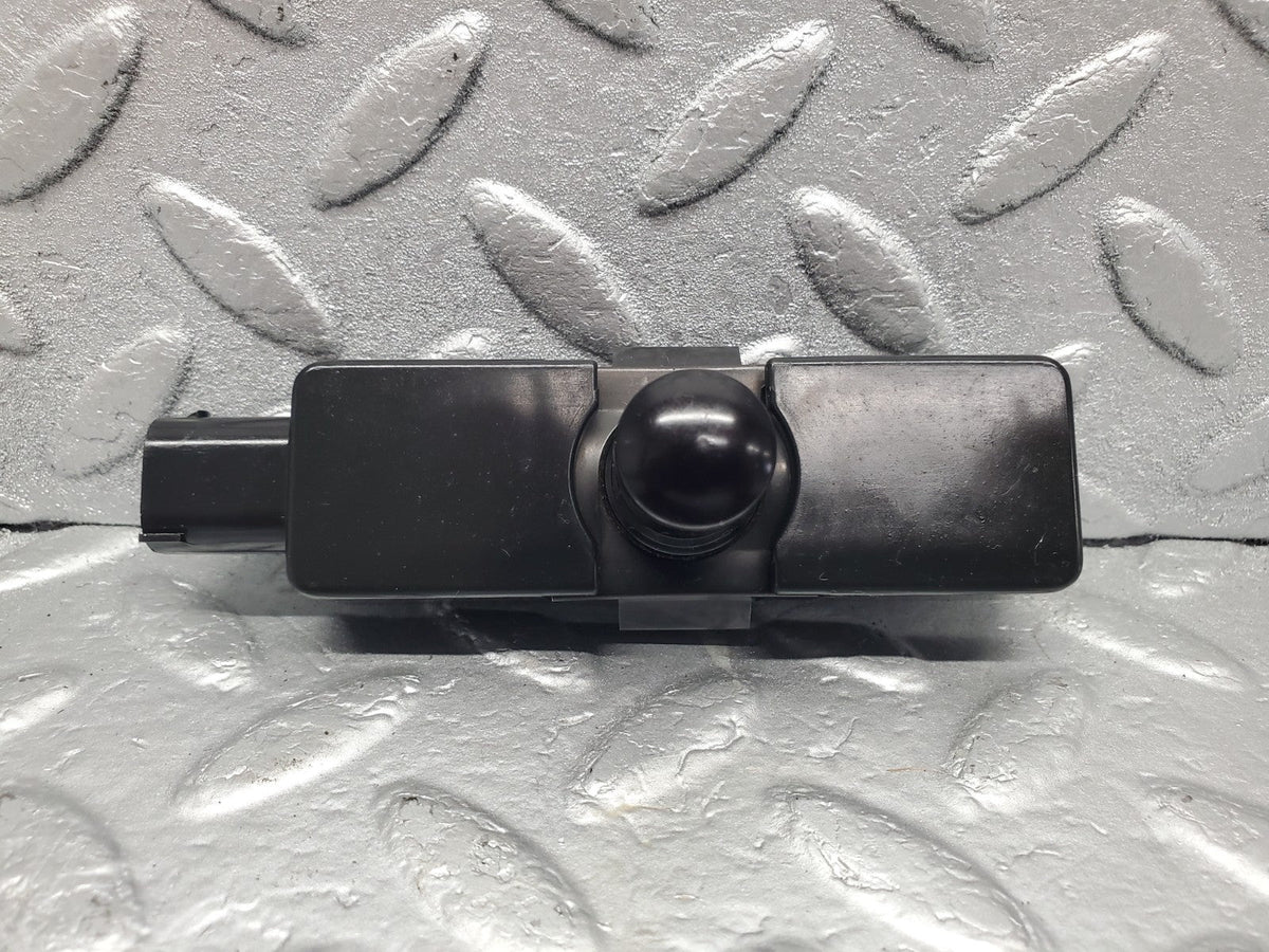 49566 Mercedes-Benz W220 Outside Air Temperature Sensor A2208300272