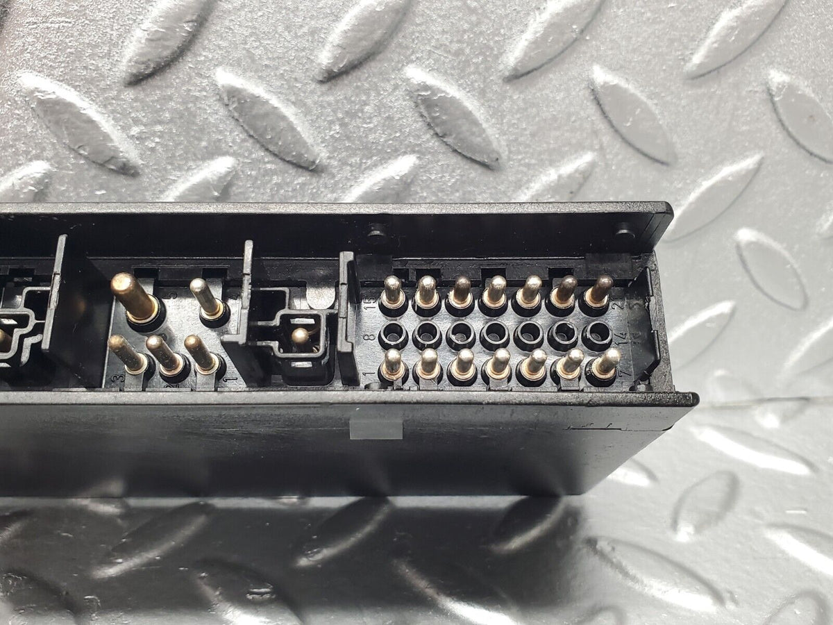 46783 Mercedes-Benz R129 320SL Coupe Hazard Warning Light Relay A1408207126