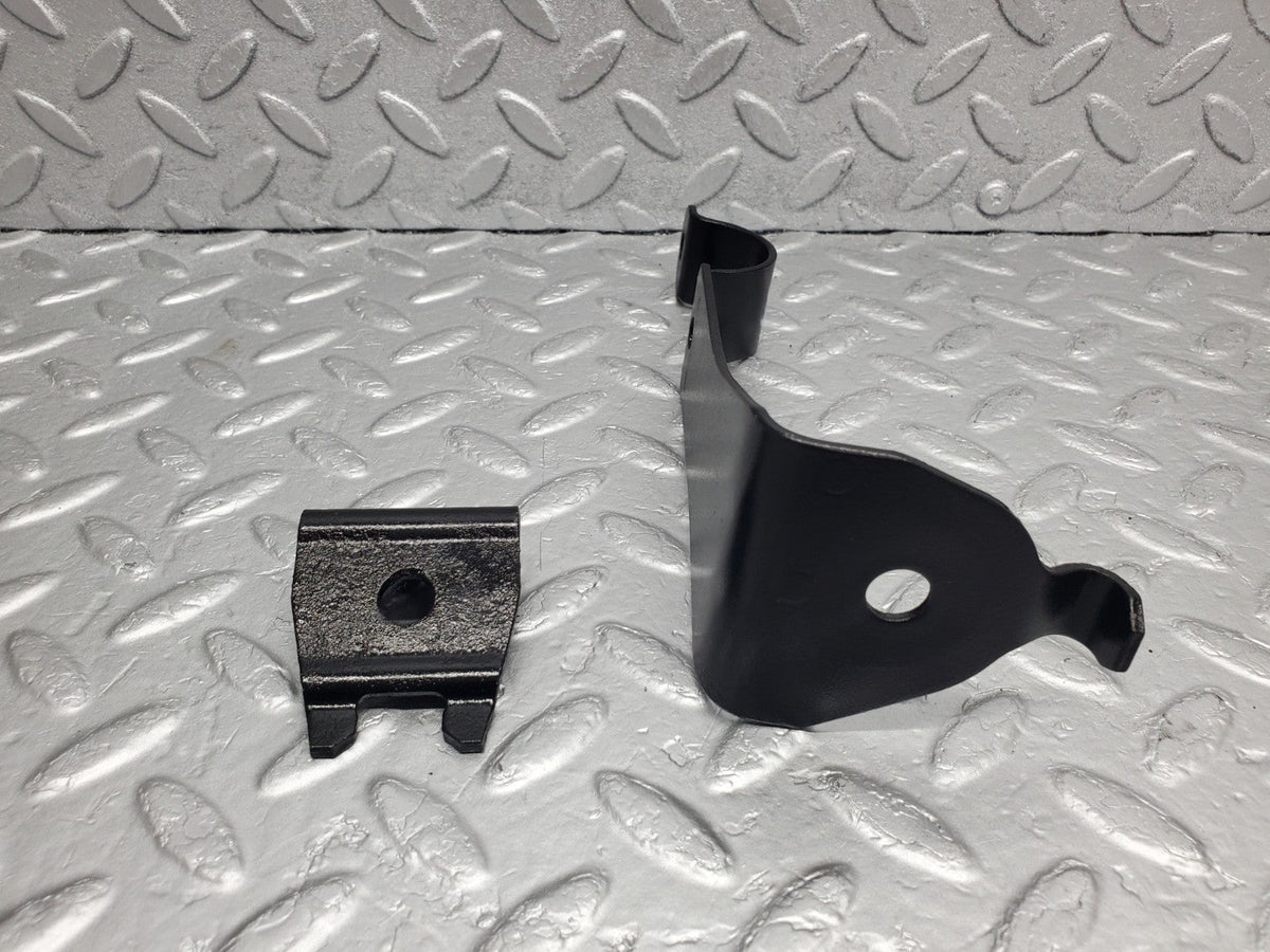 49363 Mercedes-Benz A124 320E Cabriolet Anti Roll Bar Holder Bracket Front Right