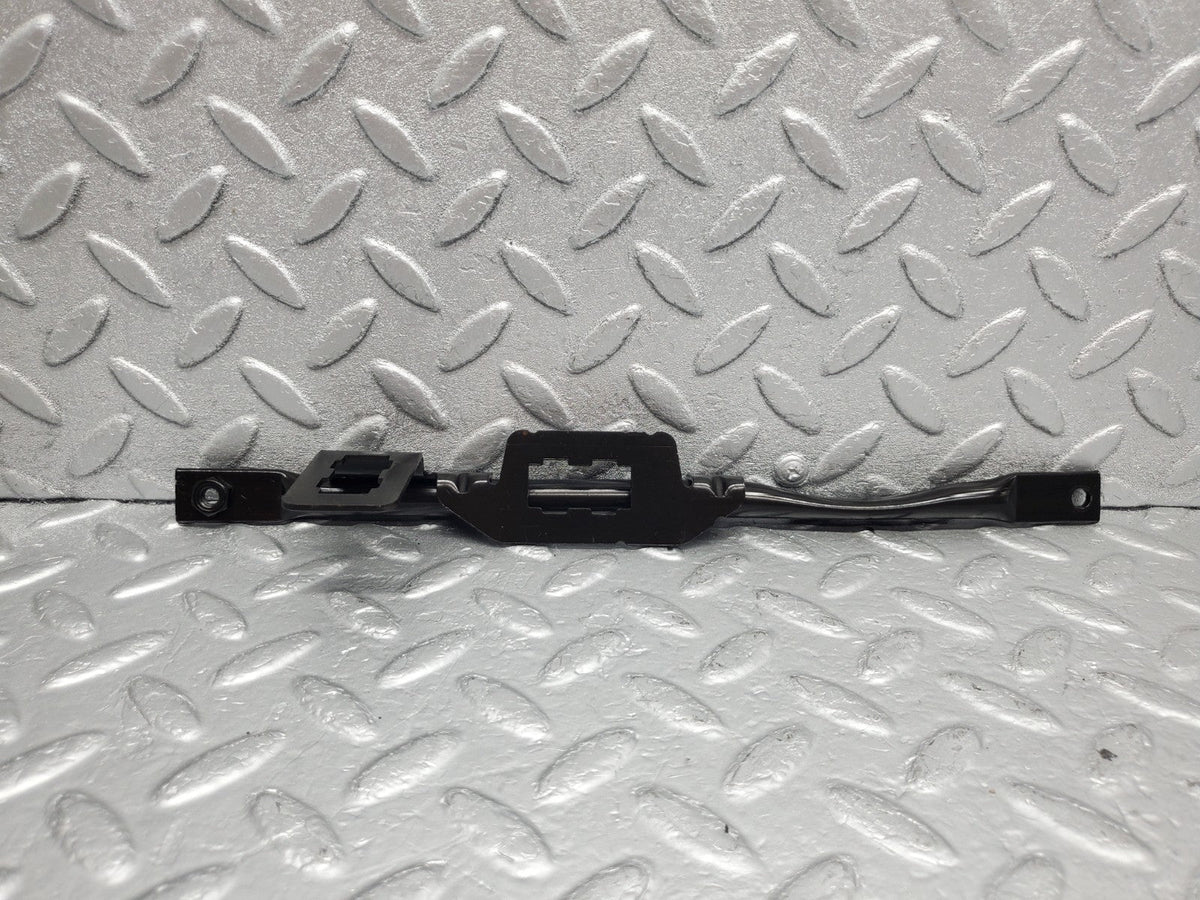 49379 Mercedes-Benz A124 320E Cabriolet Dashboard Bracket