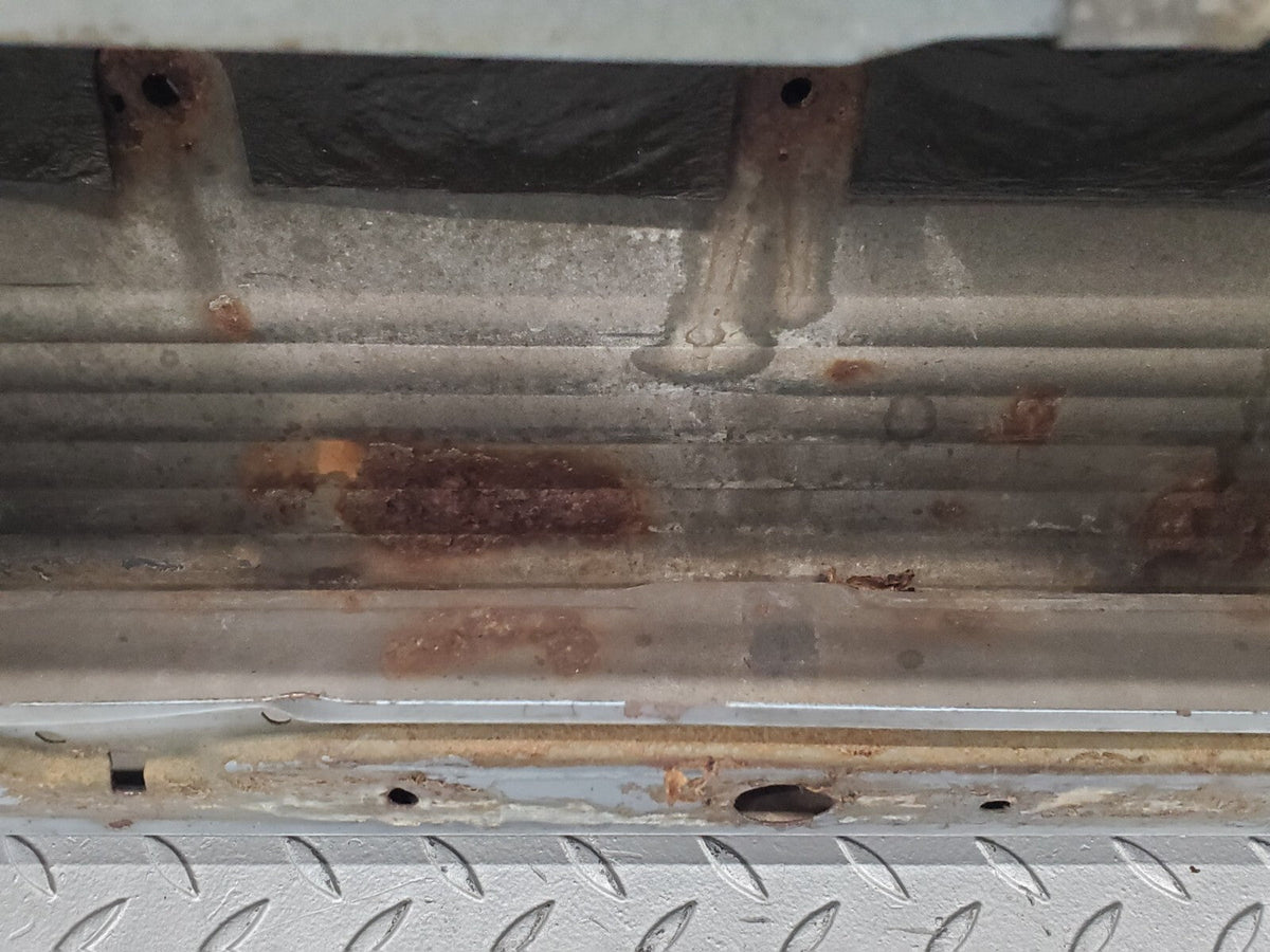 48270 Mercedes-Benz C107 R107 Left Door