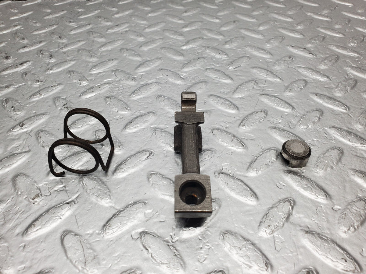 48880 Mercedes-Benz W108 Valve Rocker Arm With Retaining Spring & Tappet