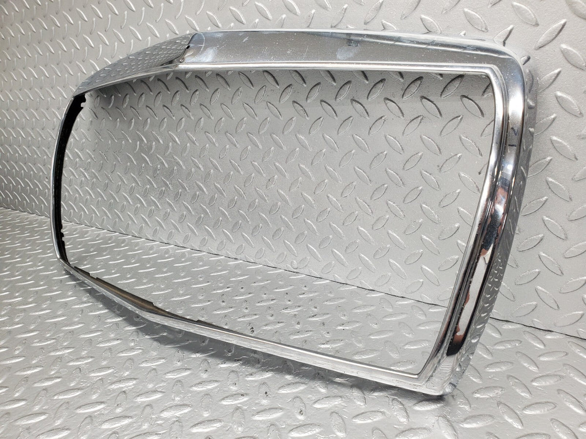 48754 Mercedes-Benz W123 Bonnet Grill Chrome Frame