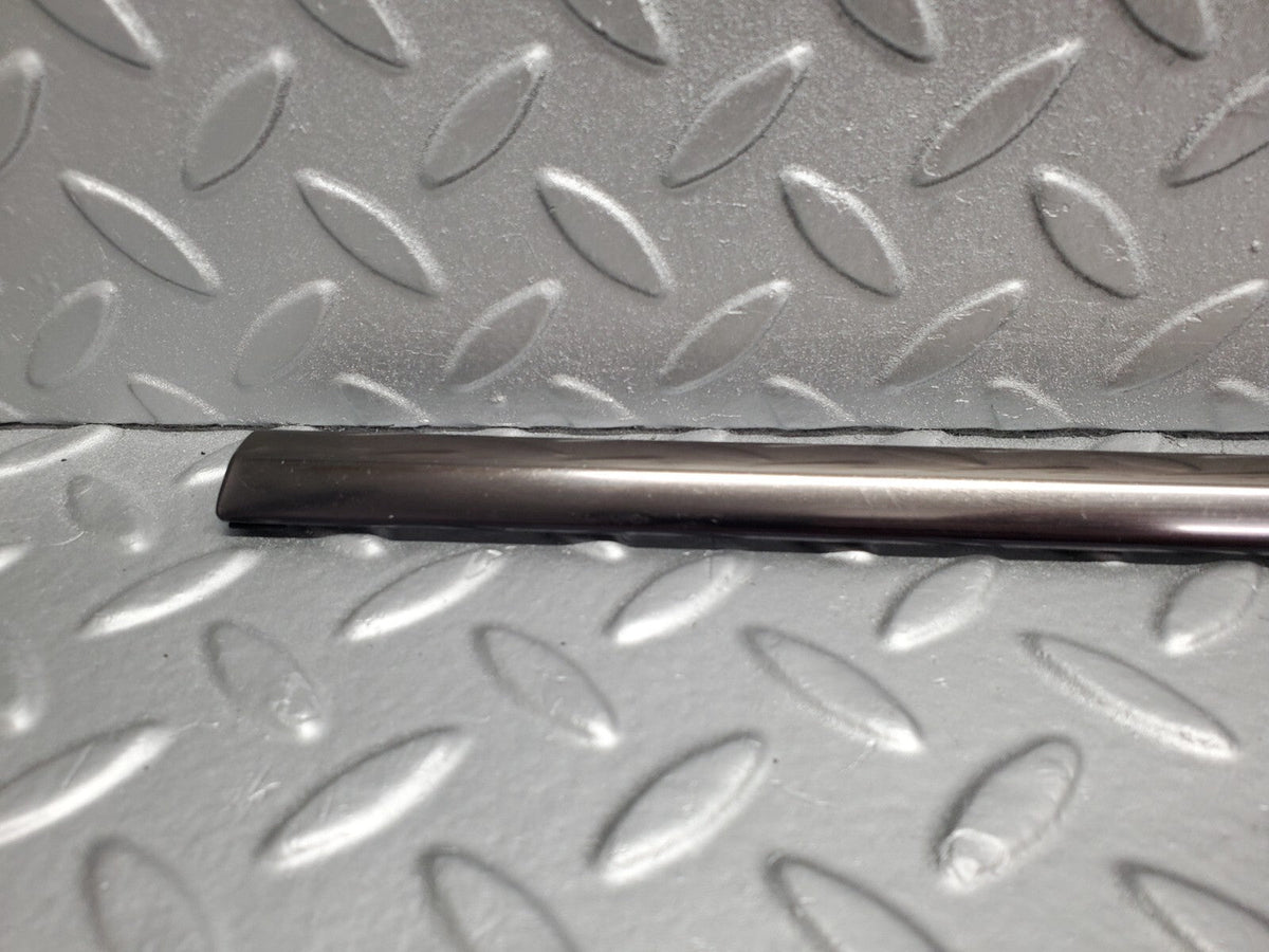 49064 Mercedes-Benz A124 320E Cabriolet Right Door Window Moulding Trim