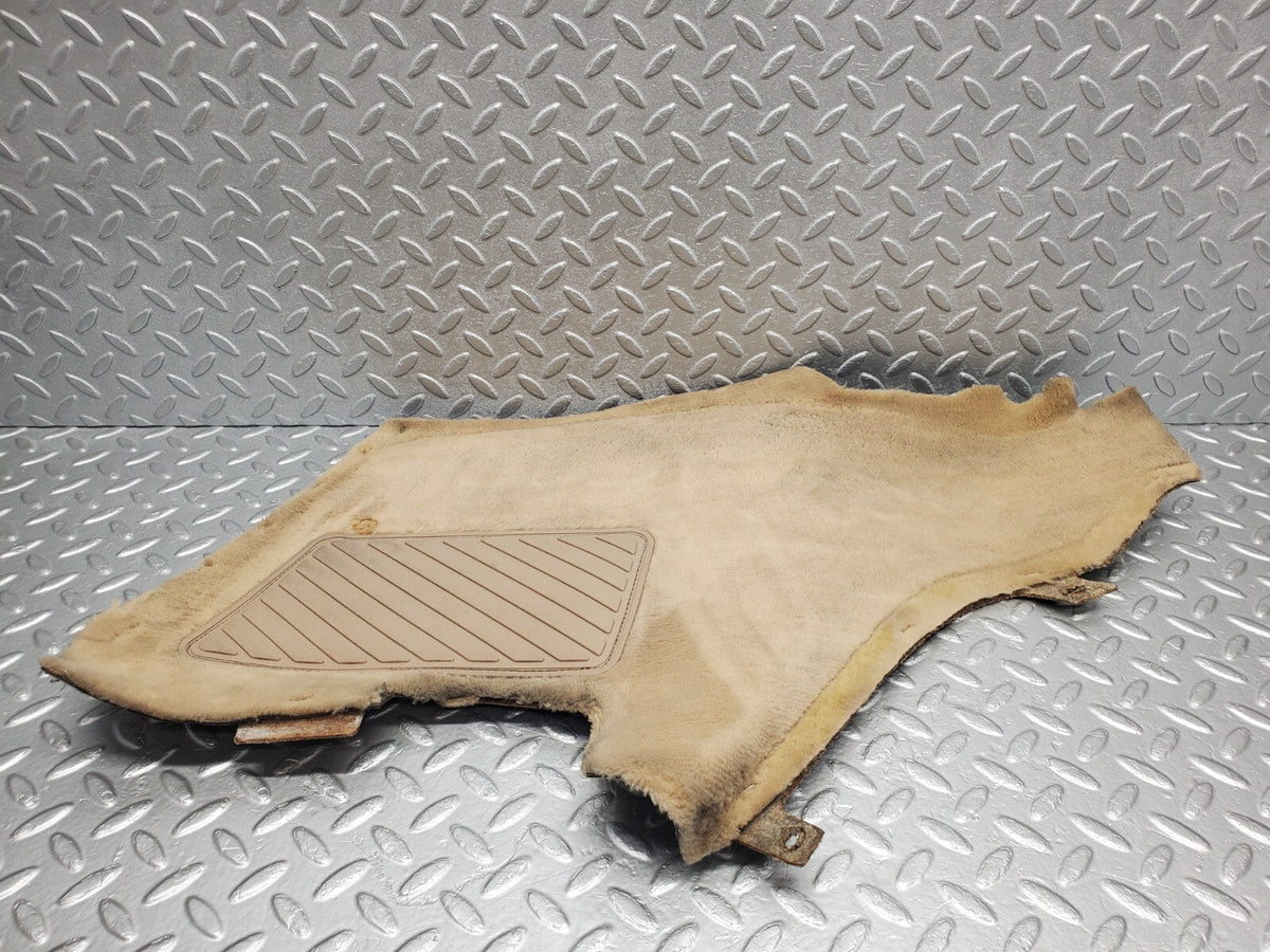 48923 Mercedes-Benz A124 320E Cabriolet Centre Console Carpet Right Side Beige