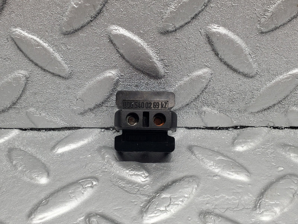 49261 Mercedes-Benz A124 320E Cabriolet Wiring Cable Junction Box A0005400269