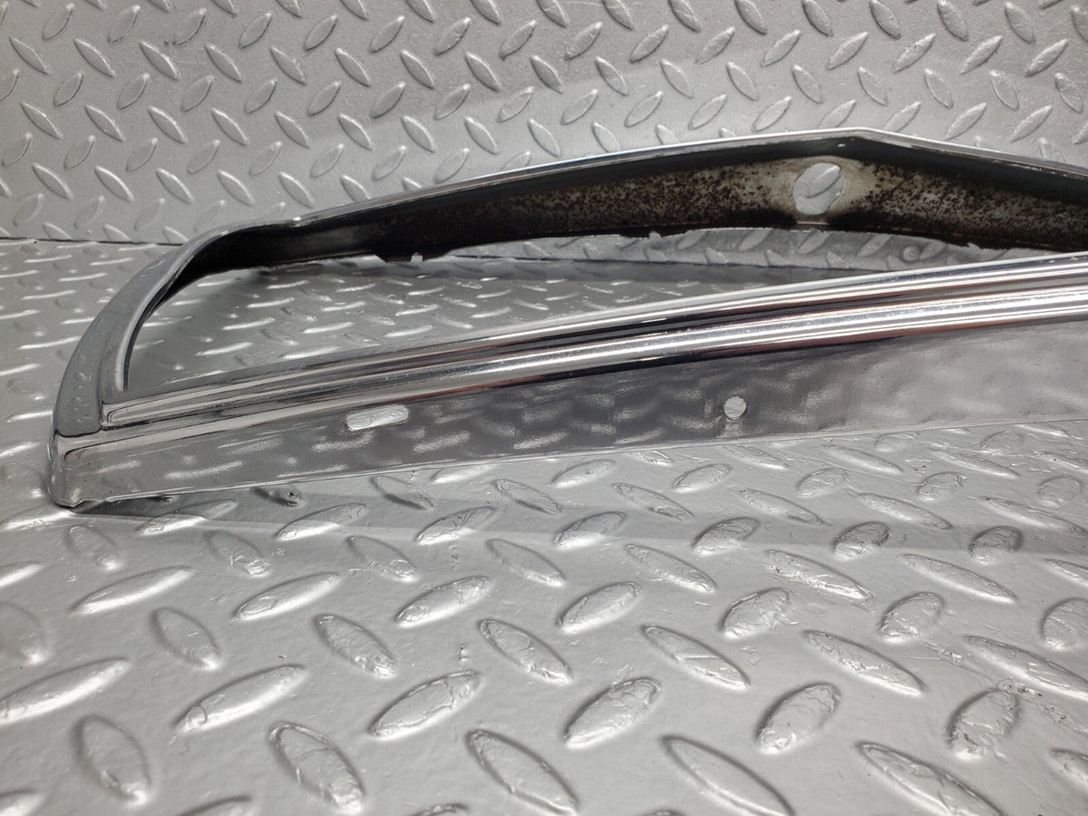48754 Mercedes-Benz W123 Bonnet Grill Chrome Frame