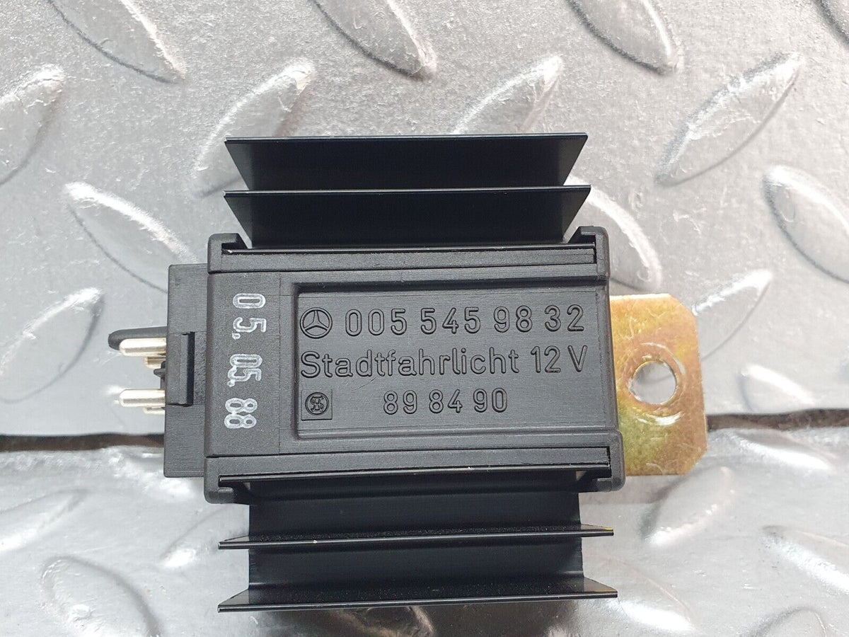41901 Mercedes-Benz W202 C200 ECU Relay A0055459832