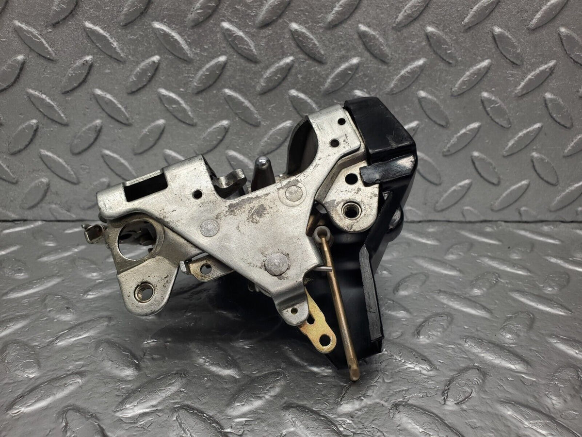 46383 Mercedes-Benz C123 280CE Coupe Left Door Lock Mechanism A1237230308