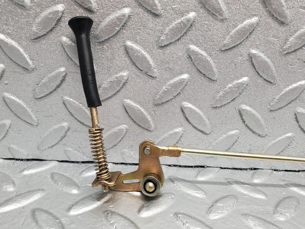 48490 Mercedes-Benz W108 Rear Left Door Lock Knob Linkage Rod